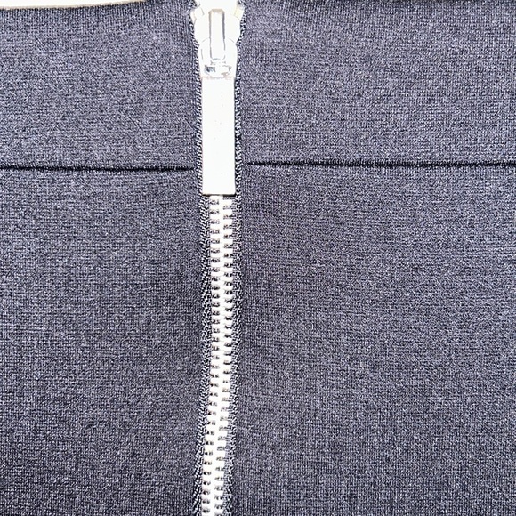 Michael Kors Beautiful Black Skirt with Zippers Size 12 - Picture 2 of 6